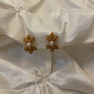 Vintage flower earrings